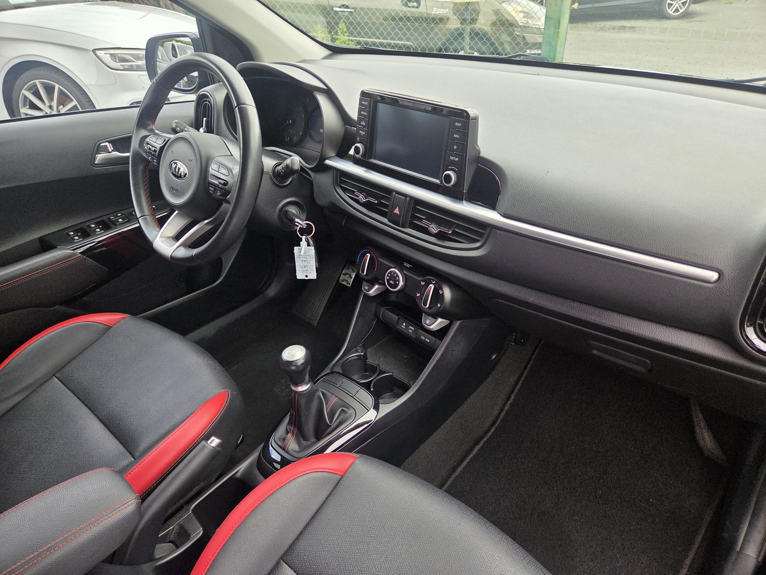 KIA Picanto 1.2 i 84 cv - 2017 - 99000 kms - 5 Portes - GPS – Image 6