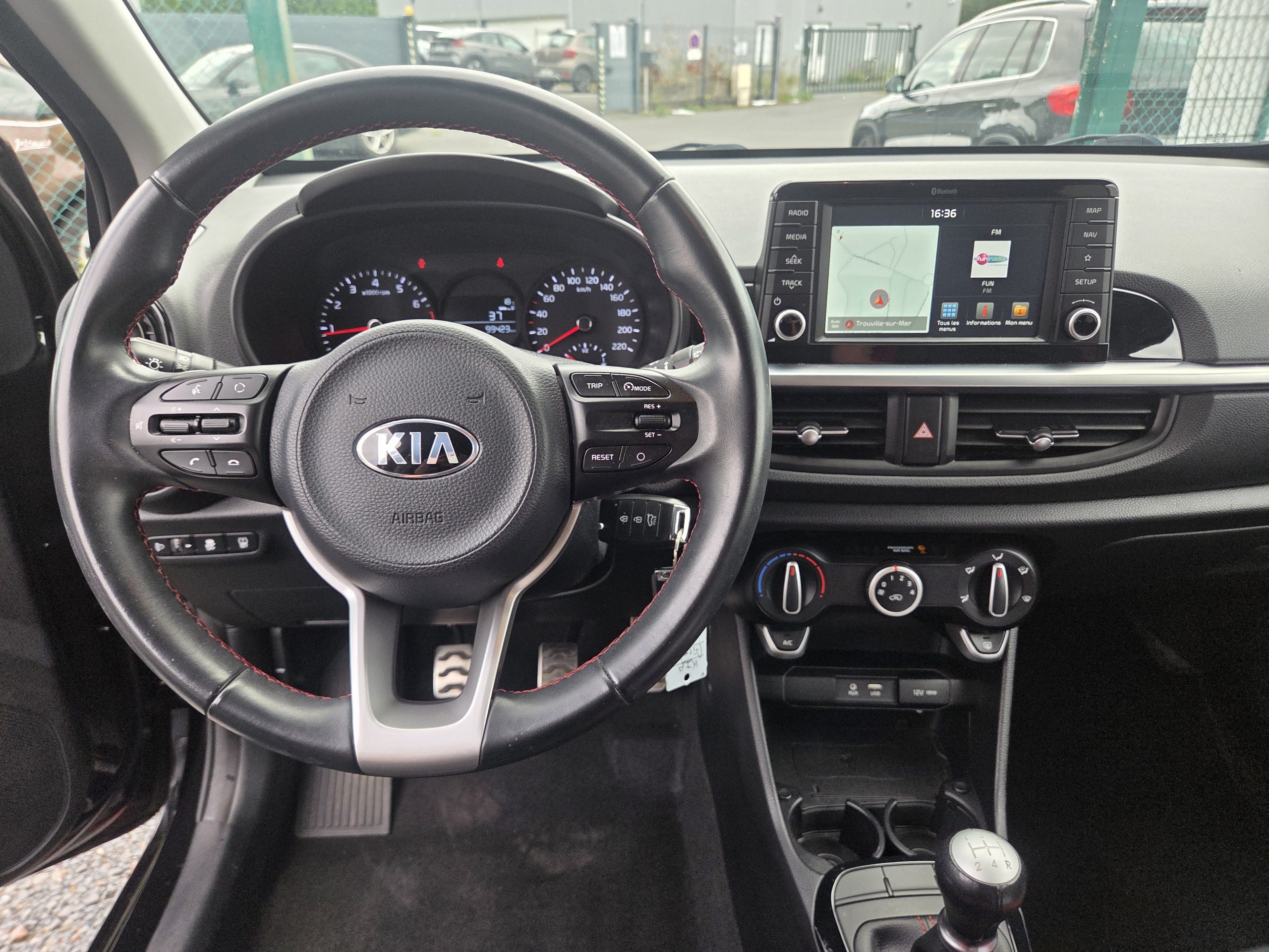KIA Picanto 1.2 i 84 cv - 2017 - 99000 kms - 5 Portes - GPS – Image 7