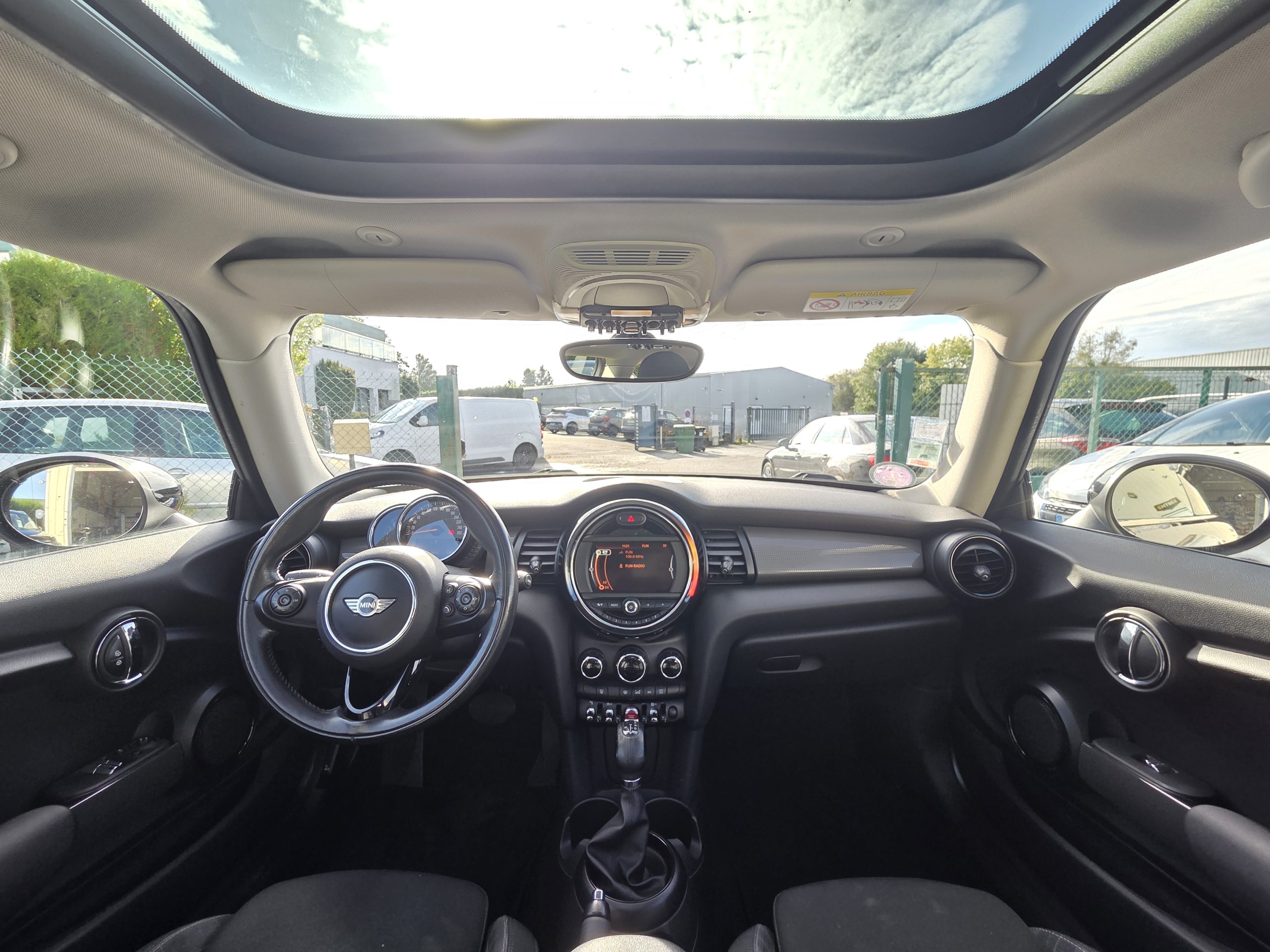 MINI 1.5 i 136 cv - 2015 - 99000 kms - BVA - GPS - Toit Pano – Image 5