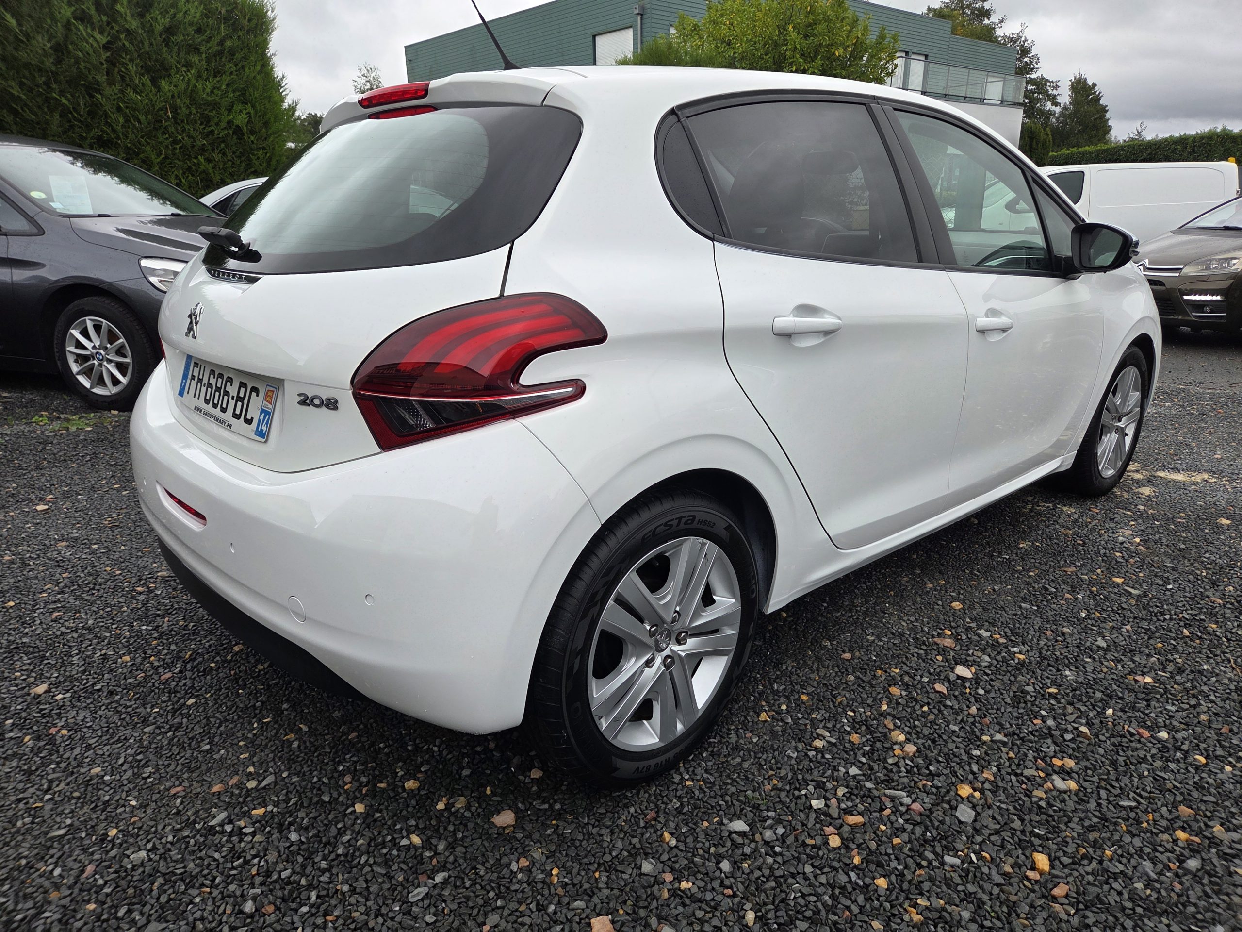 PEUGEOT 208 1.2 i 80 cv - 2019 - 47000 kms - 5 Portes - CarPlay – Image 3