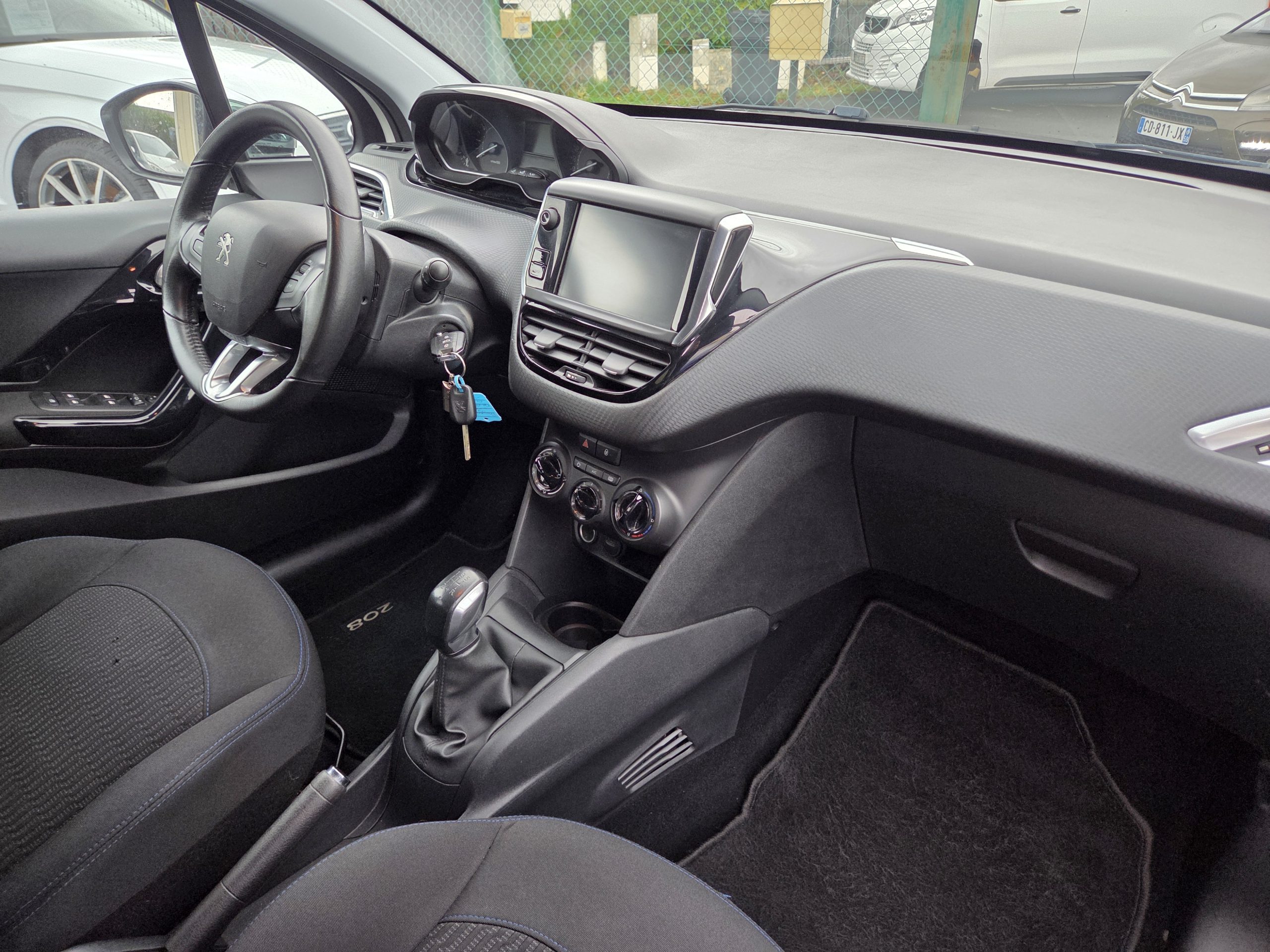 PEUGEOT 208 1.2 i 80 cv - 2019 - 47000 kms - 5 Portes - CarPlay – Image 6