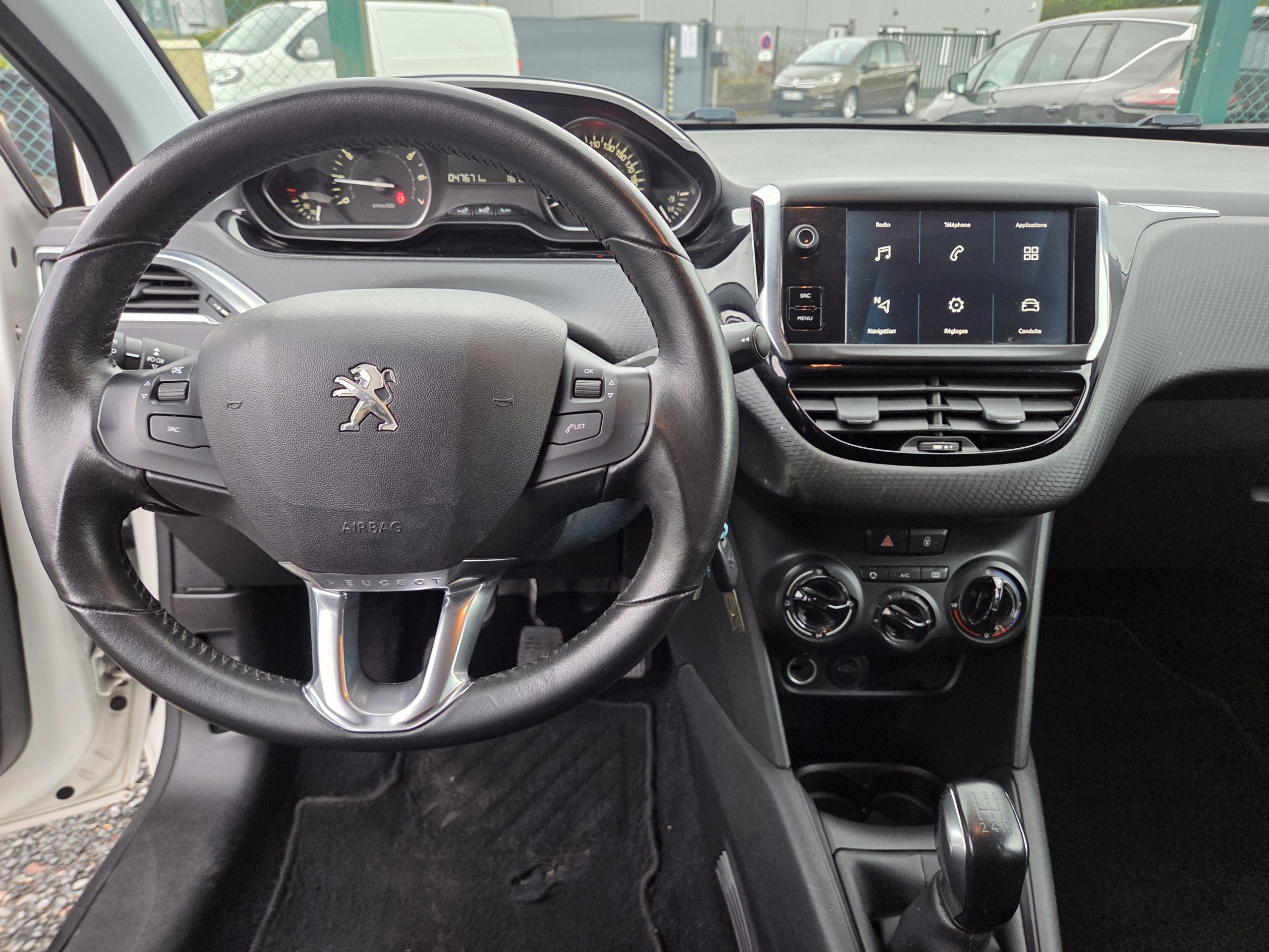 PEUGEOT 208 1.2 i 80 cv - 2019 - 47000 kms - 5 Portes - CarPlay – Image 7